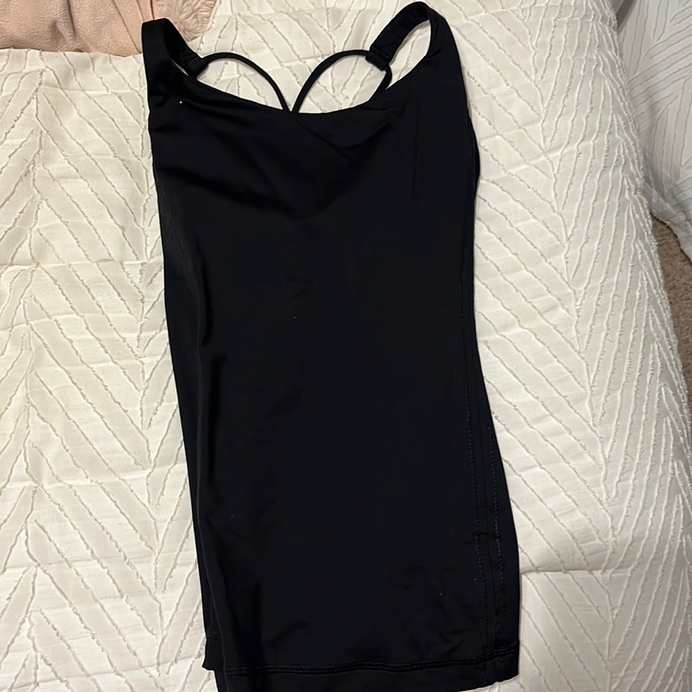 older lululemon black tank